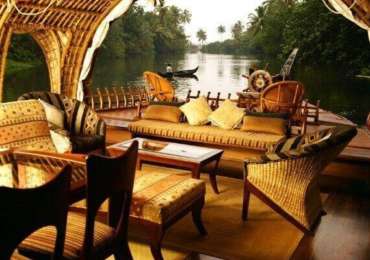 Cruise the Backwaters on a Houseboat