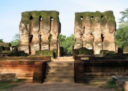 Cycle Around Polonnaruwa